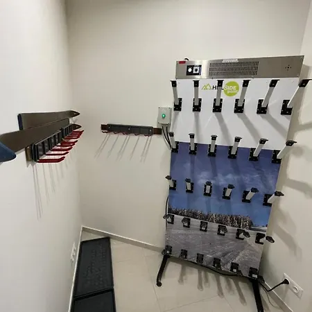 Kubinska Hola - Hillside Point 돌니 쿠빈