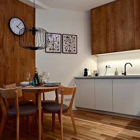 Kubinska Hola - Hillside Point *