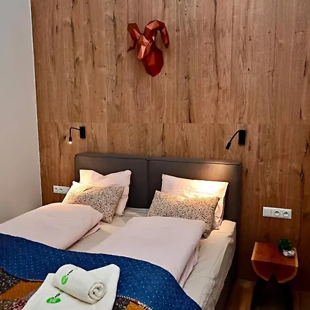 Kubínska Hoľa - Hillside Point *