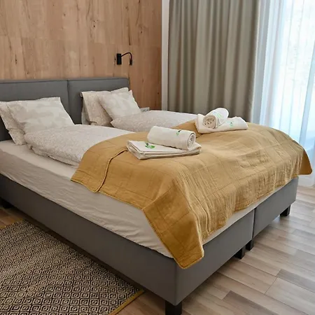 아파트 Kubinska Hola - Hillside Point 돌니 쿠빈